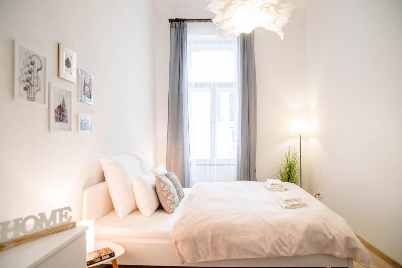 Comfy, Renewed 3 Bedroom Apt In Center 부다페스트 외부 사진